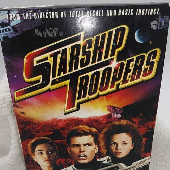 Starship Troopers Movie VHS - 1998 Outer space Aliens Drama Action Sci Fi - Picture 2 of 9
